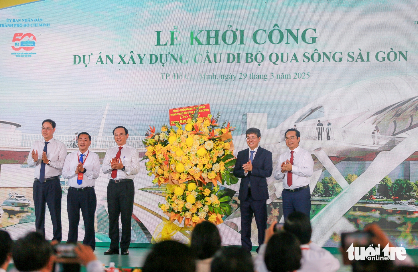 cầu đi bộ - Ảnh 4.