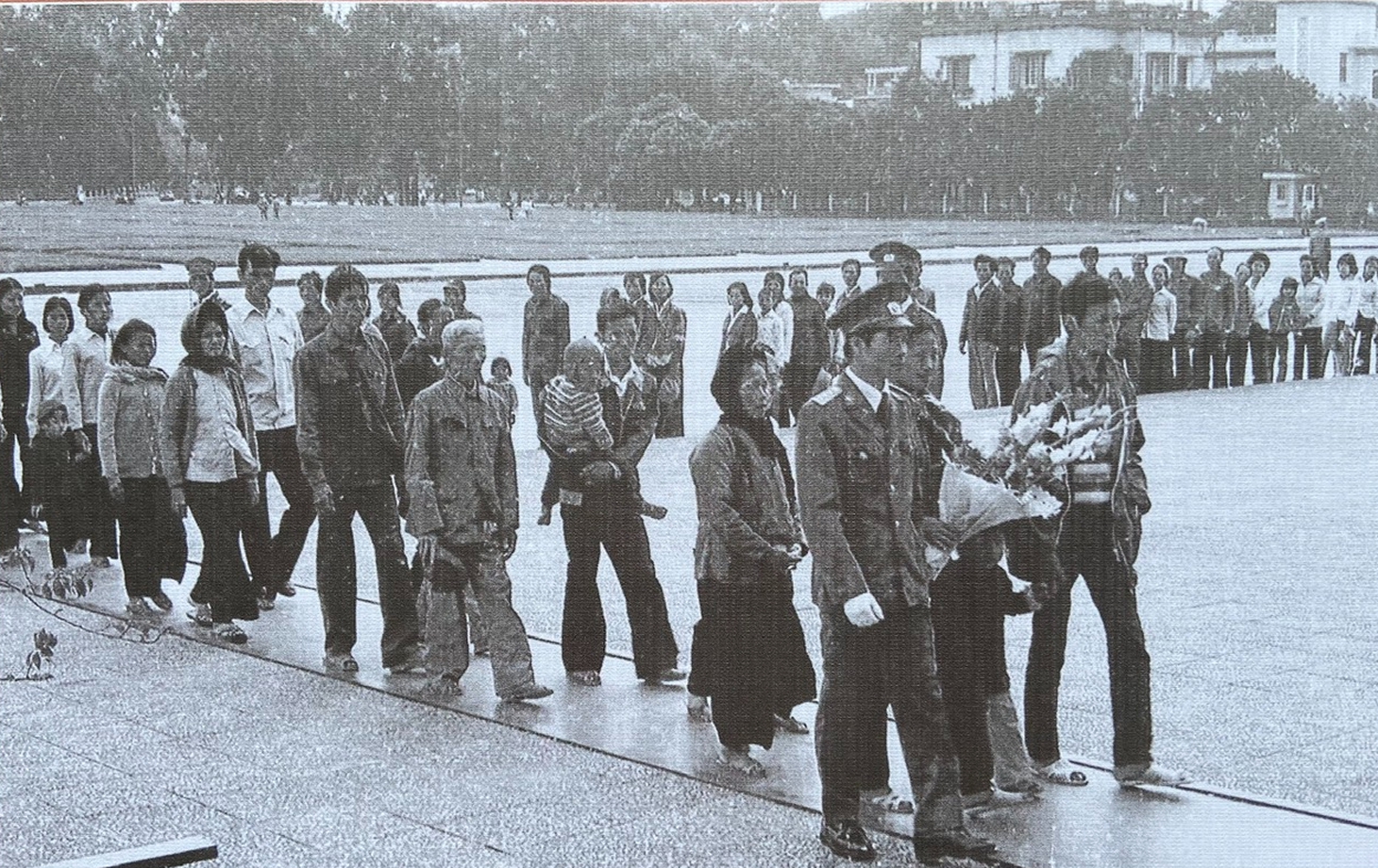 Chuyện chưa kể về những chiến sĩ Trung đoàn 375 nửa thế kỷ giữ gìn thi hài Bác Hồ - Ảnh 2.