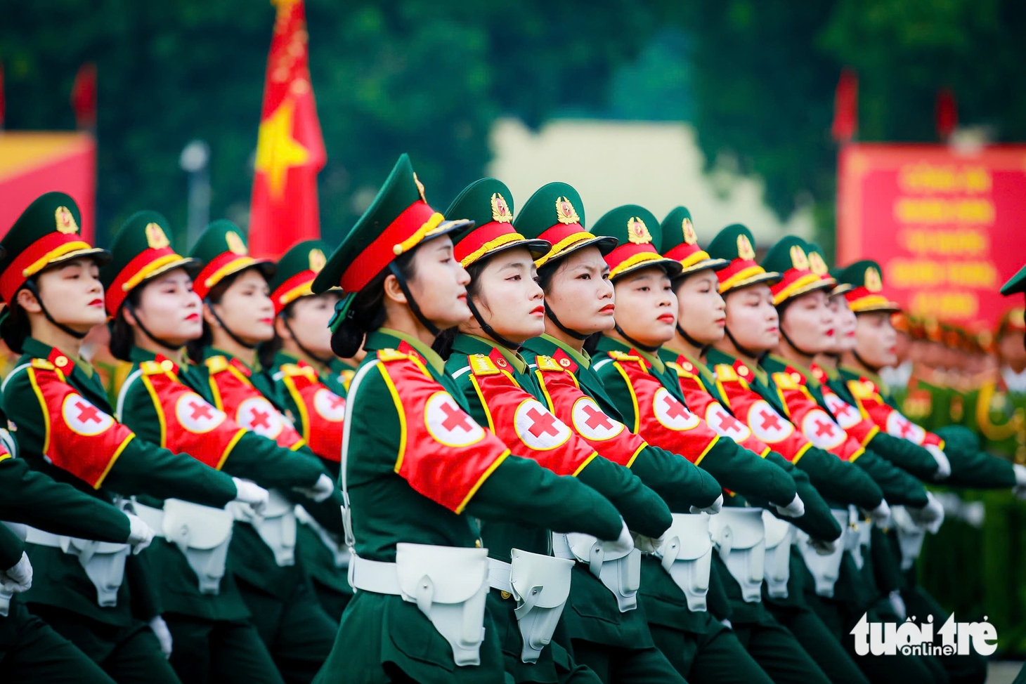 Tiêm kích xé âm thanh, chiến sĩ hô vang trời khi diễu binh dưới nắng Biên Hòa - Ảnh 19.