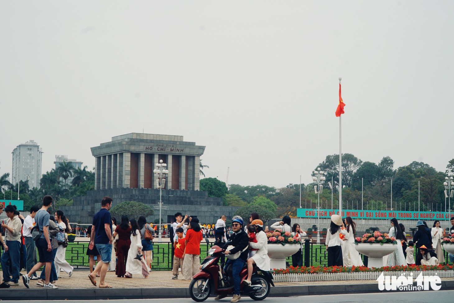 Hòa bình đẹp đẽ, thiêng liêng, giới trẻ mê trend cà phê ‘độc lập - tự do’ - Ảnh 7.