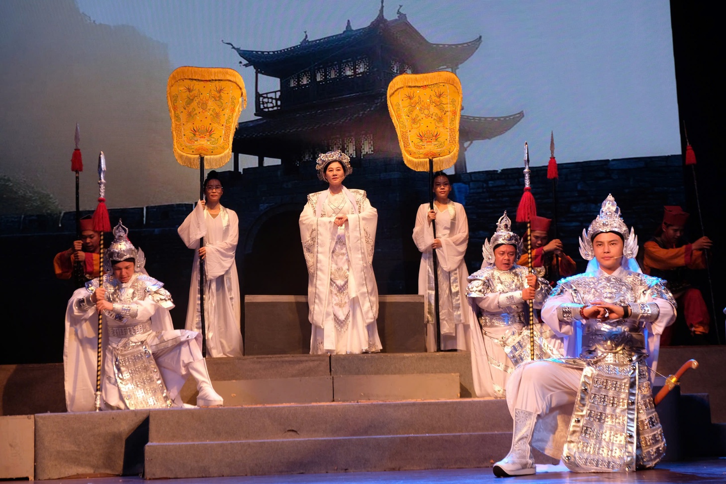 Sắc màu thành phố Bác - Ảnh 7.