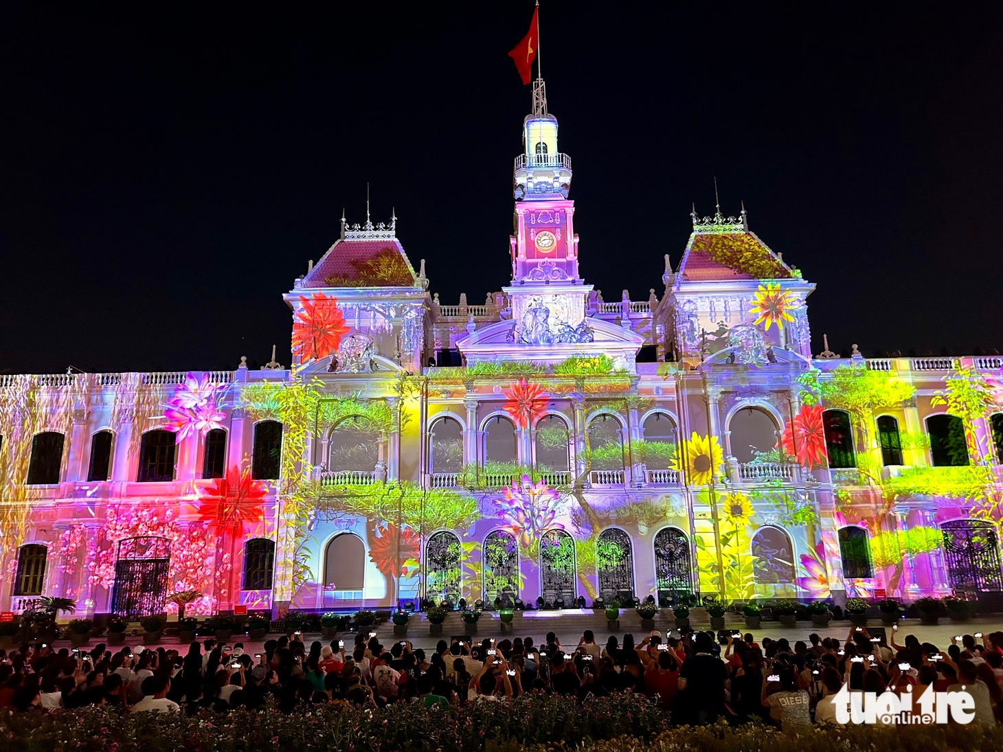 Bữa tiệc nghệ thuật 3D mapping rực rỡ mở màn chuỗi hoạt động 'Sắc màu thành phố Bác' - Ảnh 3.