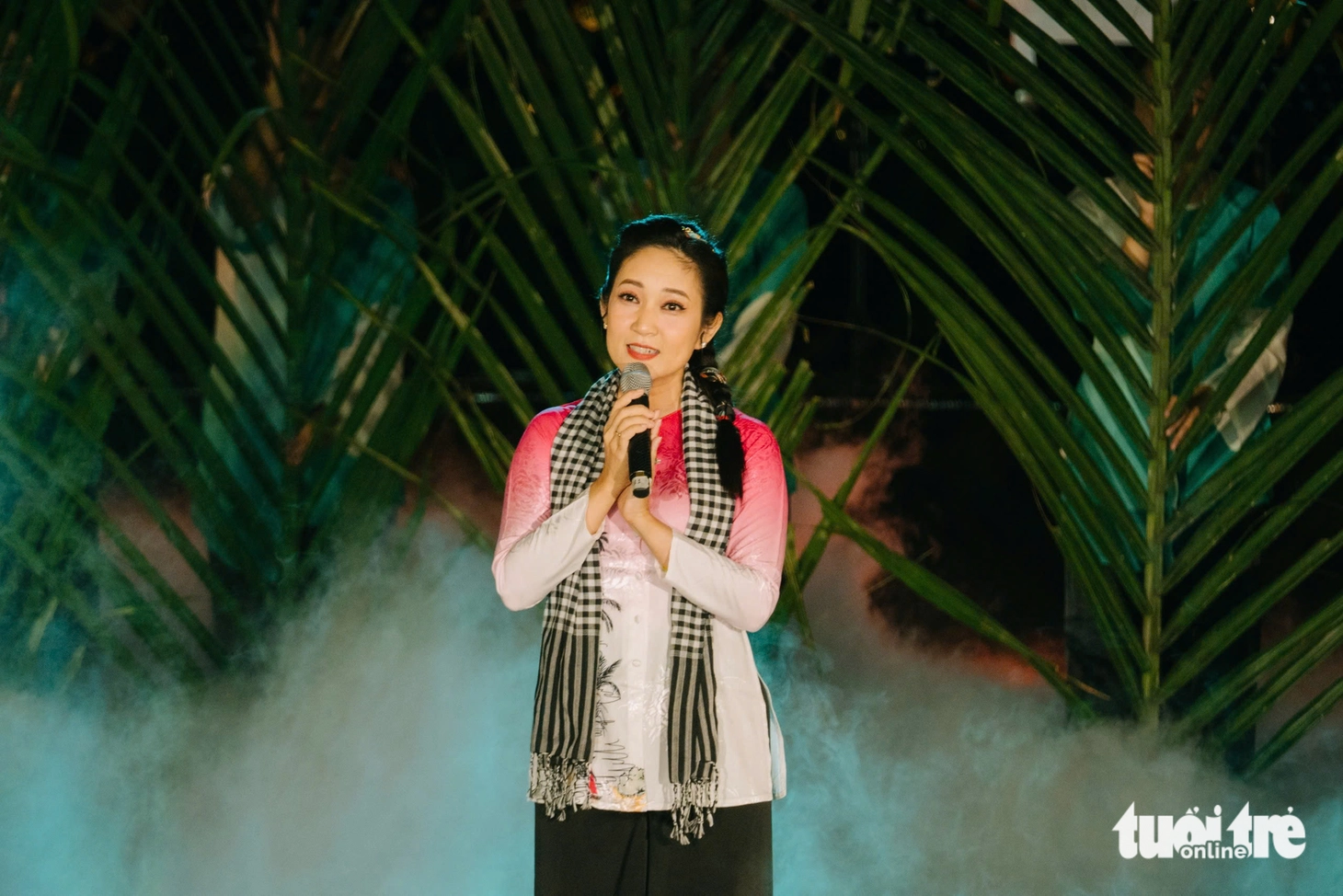 Tổng Bí thư Tô Lâm dự chương trình nghệ thuật 'Đất nước trọn niềm vui' tại Hội trường Thống Nhất - Ảnh 5.