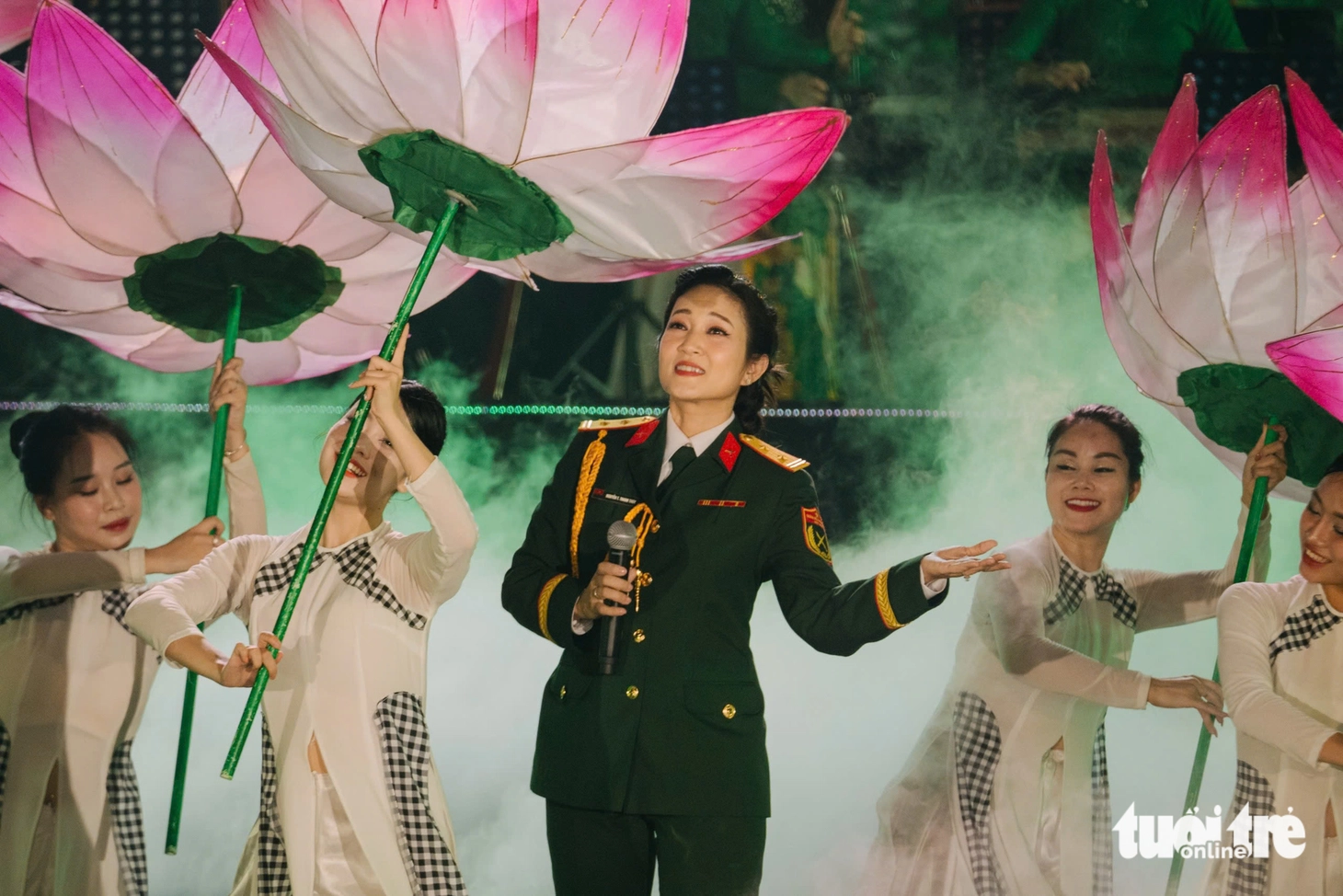 Tổng Bí thư Tô Lâm dự chương trình nghệ thuật 'Đất nước trọn niềm vui' tại Hội trường Thống Nhất - Ảnh 11.