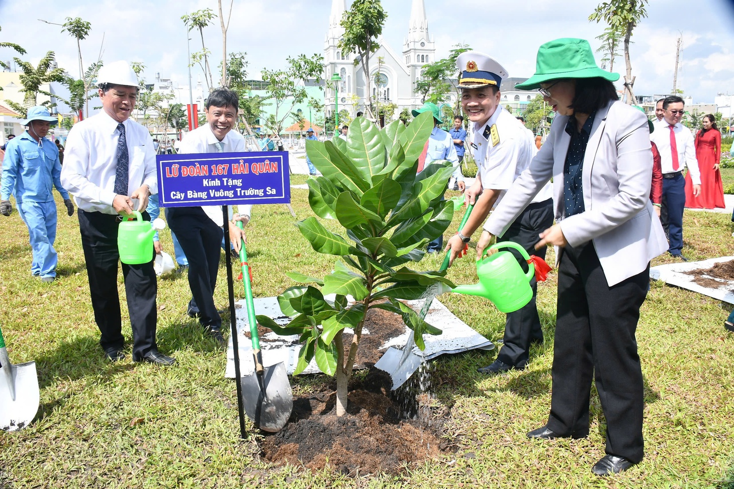 TP.HCM khánh thành cụm 3 trường đầu tiên xây theo chuẩn quốc gia - Ảnh 4.