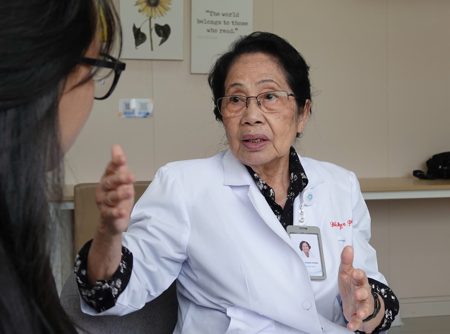 Tôn vinh gương mặt tiêu biểu của TP.HCM 50 năm: Bác sĩ Nguyễn Thị Ngọc Phượng - Ảnh 3.
