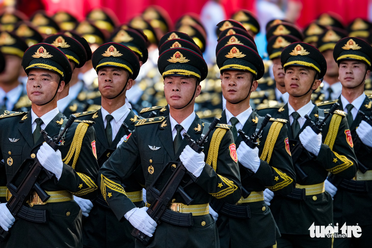 Khối diễu binh Trung Quốc hát vang 'Việt Nam, Hồ Chí Minh' trên đường TP.HCM - Ảnh 2.
