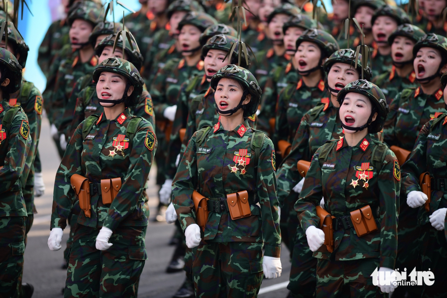 Nhan sắc không tì vết của khối nữ diễu binh - Ảnh 3.