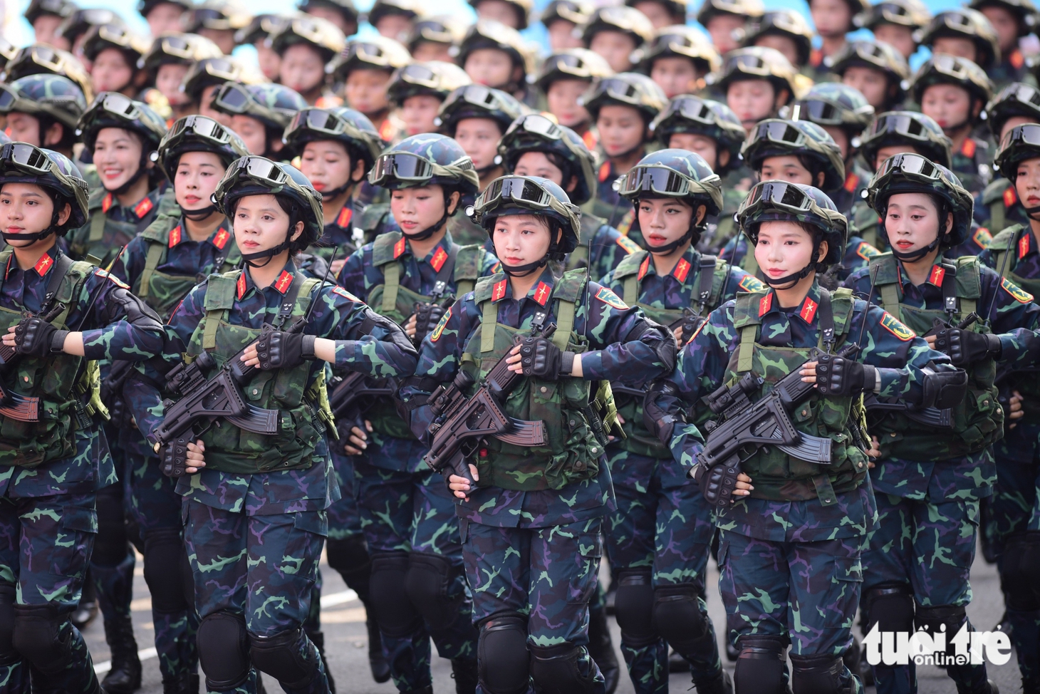 Nhan sắc không tì vết của khối nữ diễu binh - Ảnh 7.