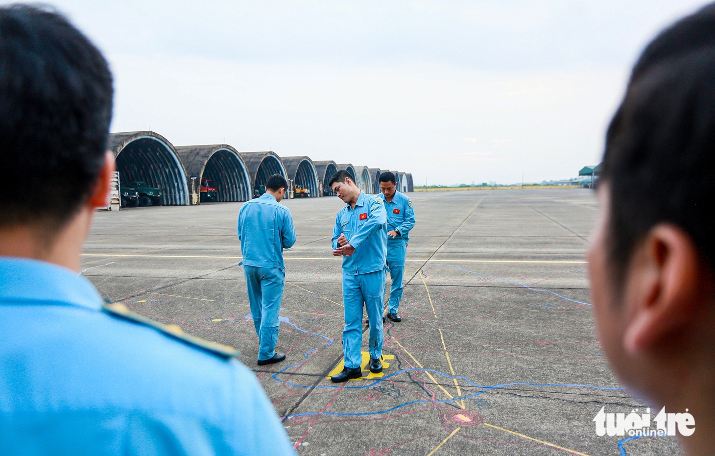 Phi công tiêm kích: 'Bầu trời nơi tôi đang bay bố cũng từng qua' - Ảnh 3.