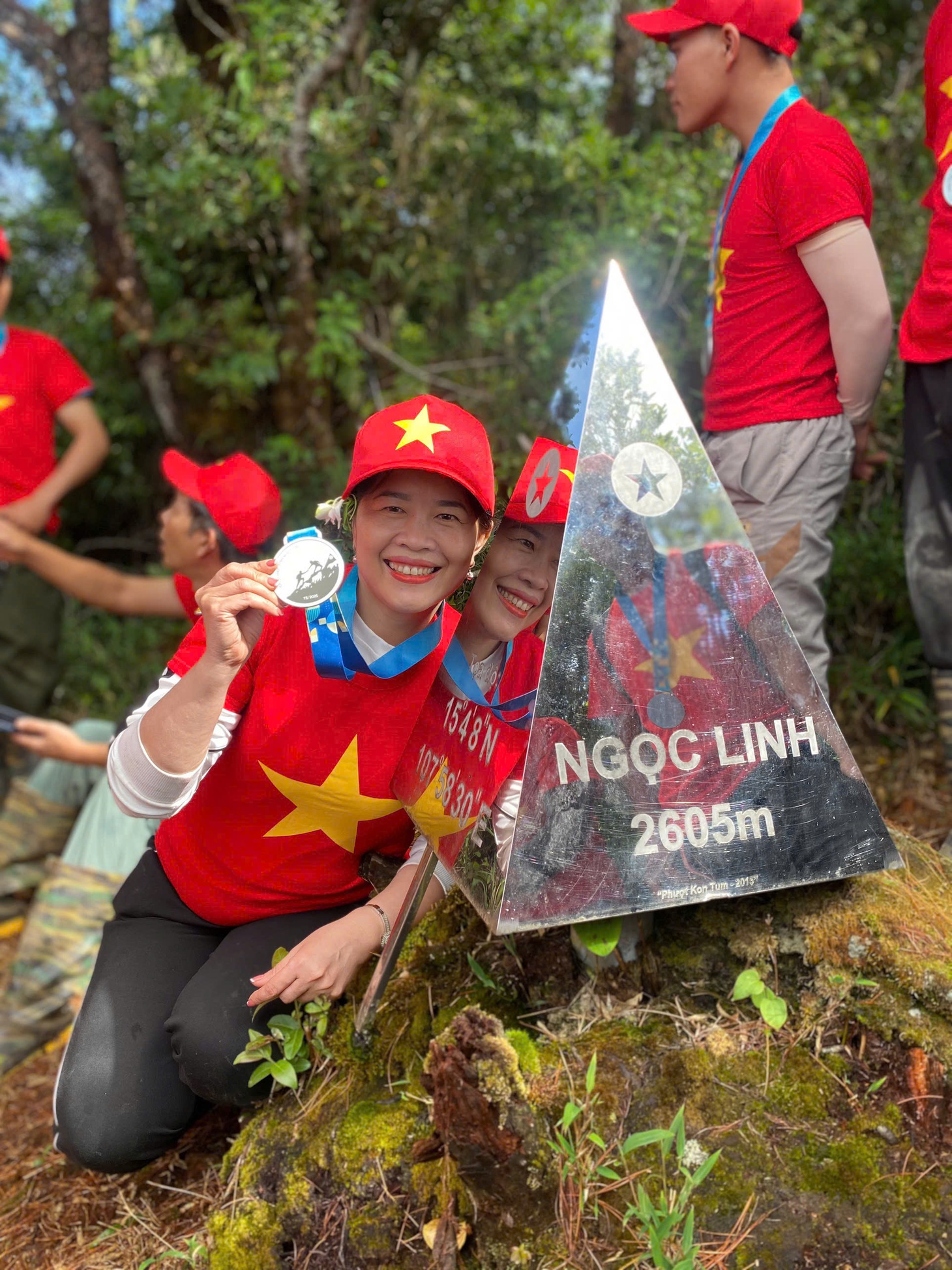 Cận cảnh khu rừng kỳ bí trên đỉnh Ngọc Linh - nóc nhà Tây Nguyên và miền Nam - Ảnh 8.