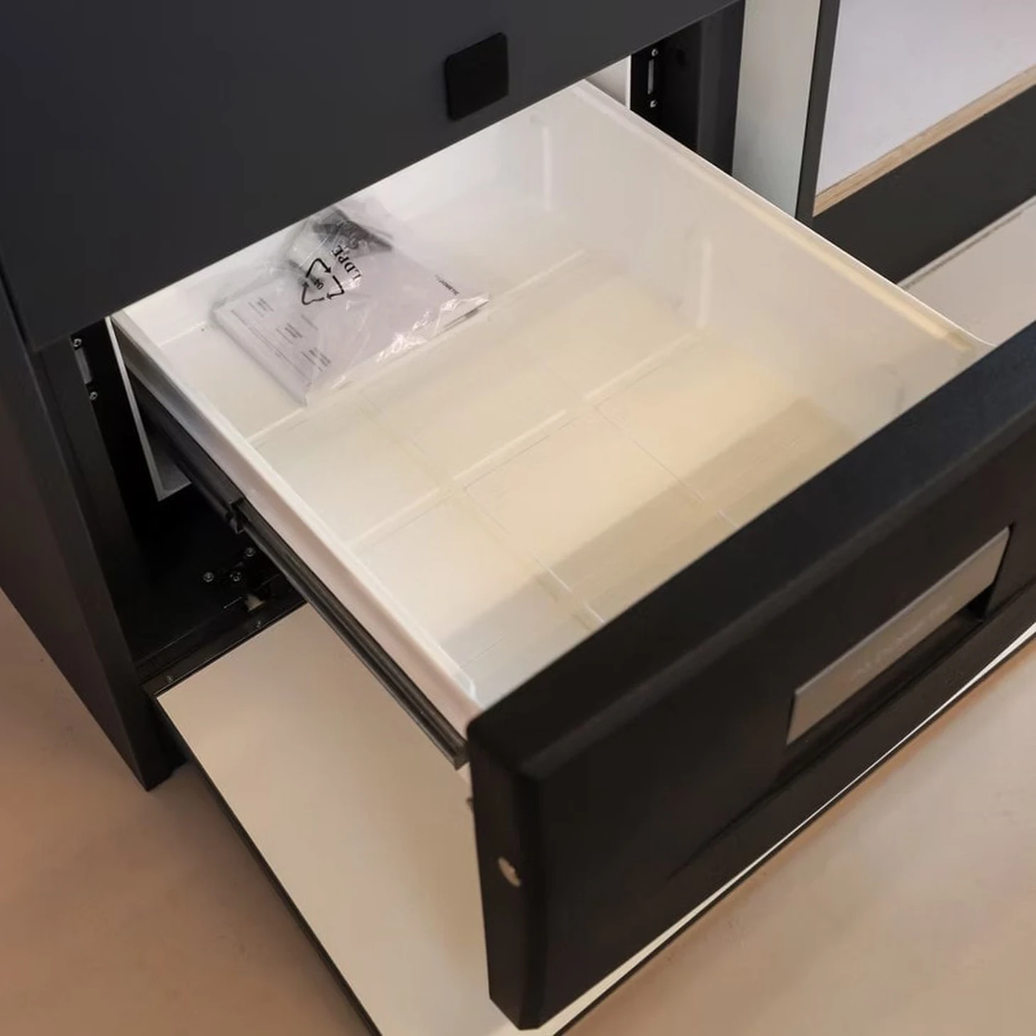 Nhà di động 'nồi đồng cối đá' được ví như 'Land Rover của motorhome', giá từ 16,5 tỉ đồng - Ảnh 8.