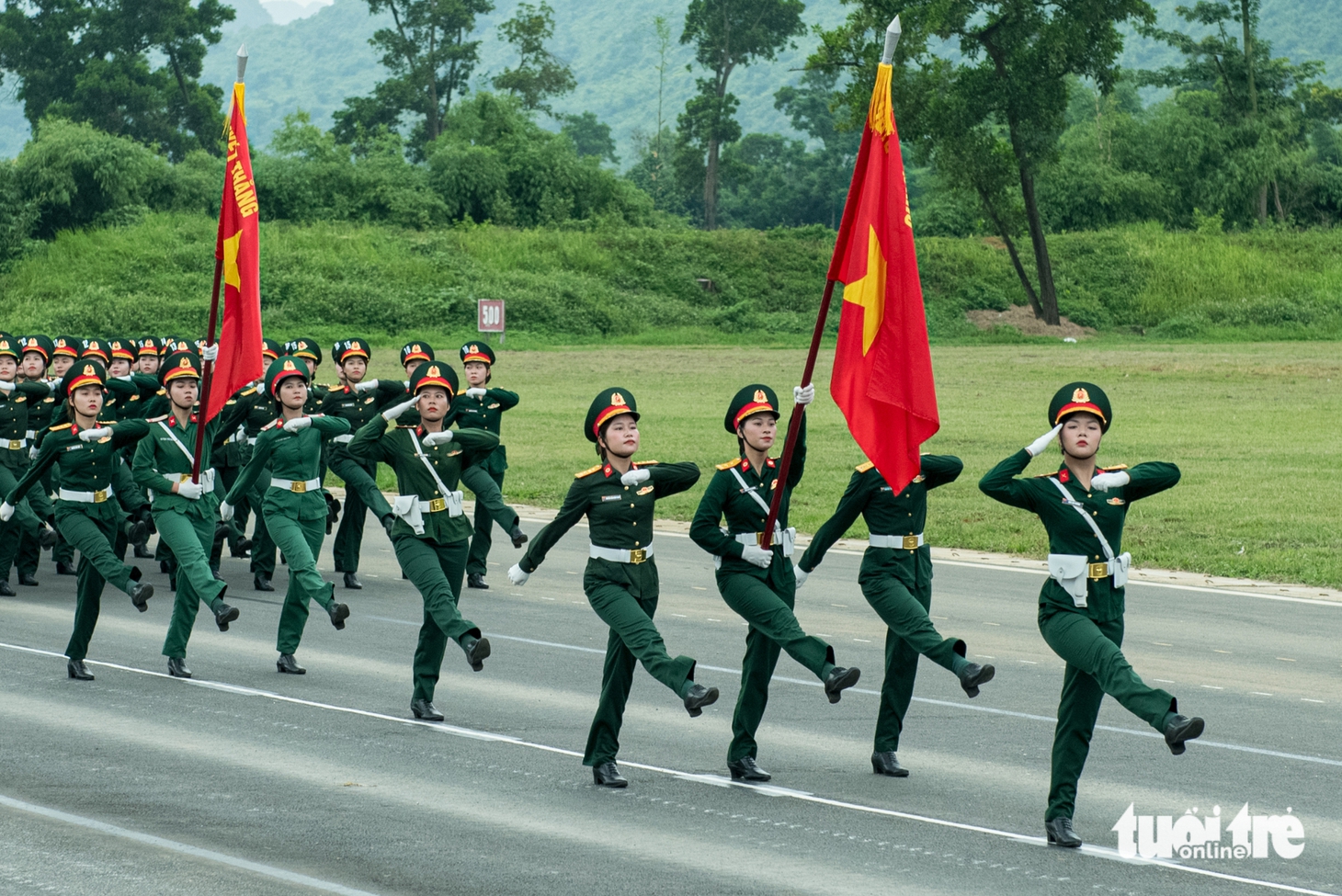 Hơn 7.000 chiến sĩ quân đội hợp luyện diễu binh, diễu hành - Ảnh 10.