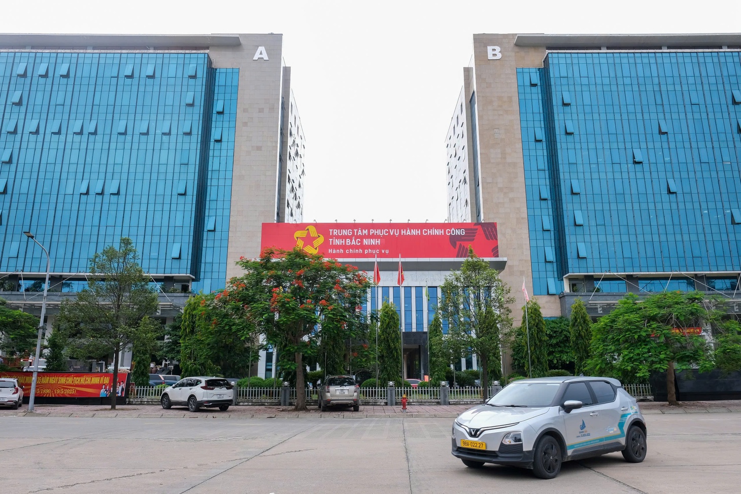 Trụ sở ‘thay áo mới’, người dân 99 đơn vị xã phường ở Bắc Ninh chờ thời khắc lịch sử - Ảnh 2.