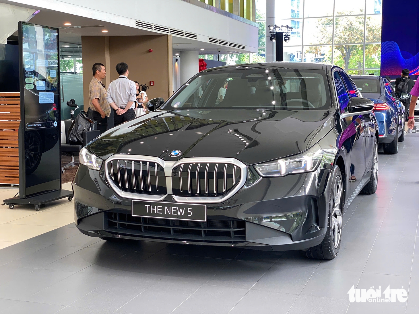 BMW 5 Series - Ảnh 1.