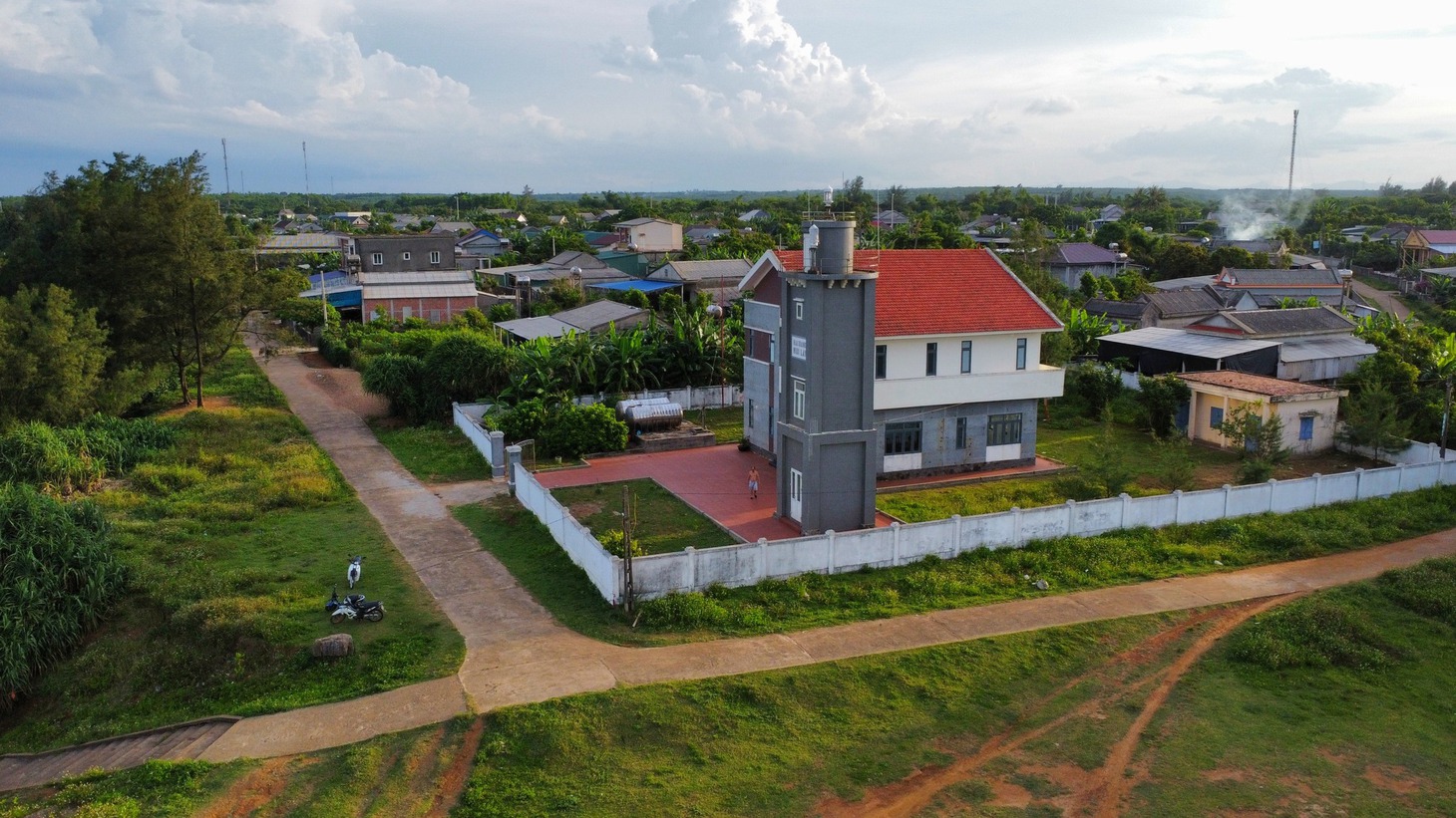 Thăm làng chài thép anh dũng Vịnh Mốc yên bình buổi bình minh, mua cá tươi chỉ 10.000 đồng - Ảnh 4.