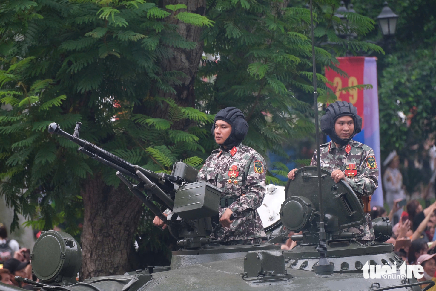 diễu binh - Ảnh 2.