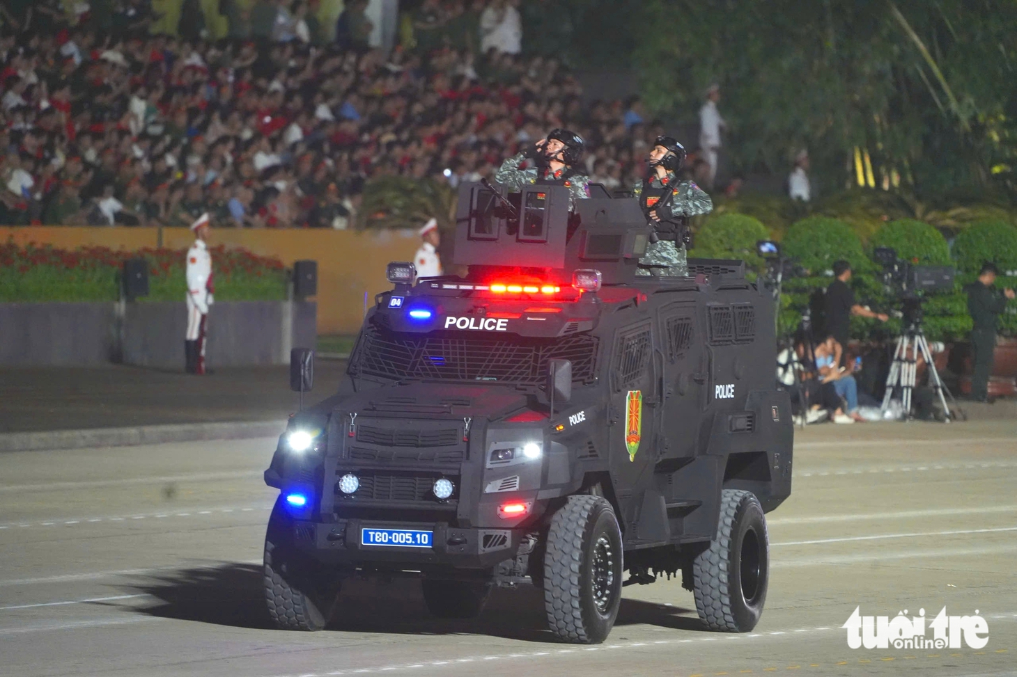 tổng hợp luyện diễu binh - Ảnh 15.