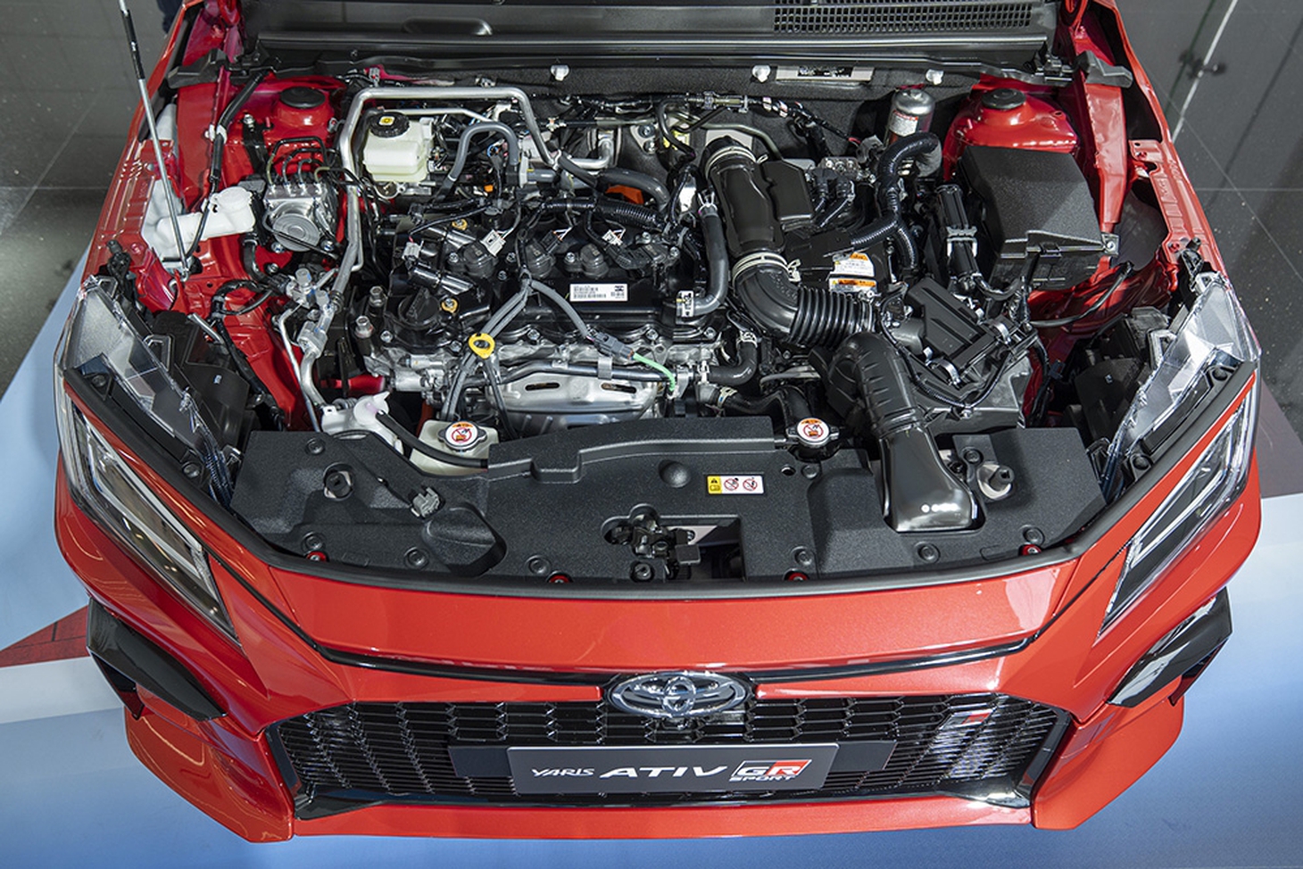 Toyota Vios hybrid ra mắt Đông Nam Á, giá quy đổi từ 580 triệu đồng - Ảnh 12.