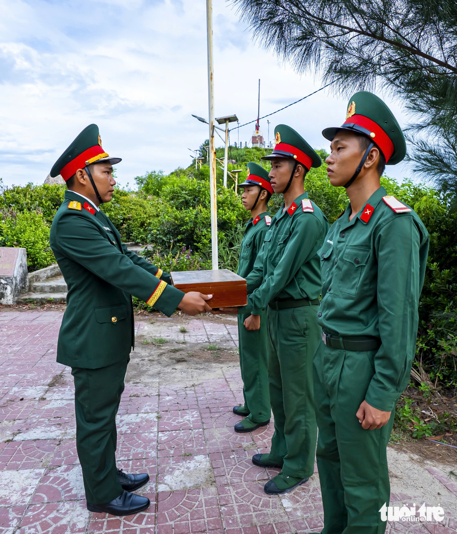 Thượng cờ Tổ quốc trên xã đảo chào mừng kỷ niệm 80 năm Quốc khánh - Ảnh 3.