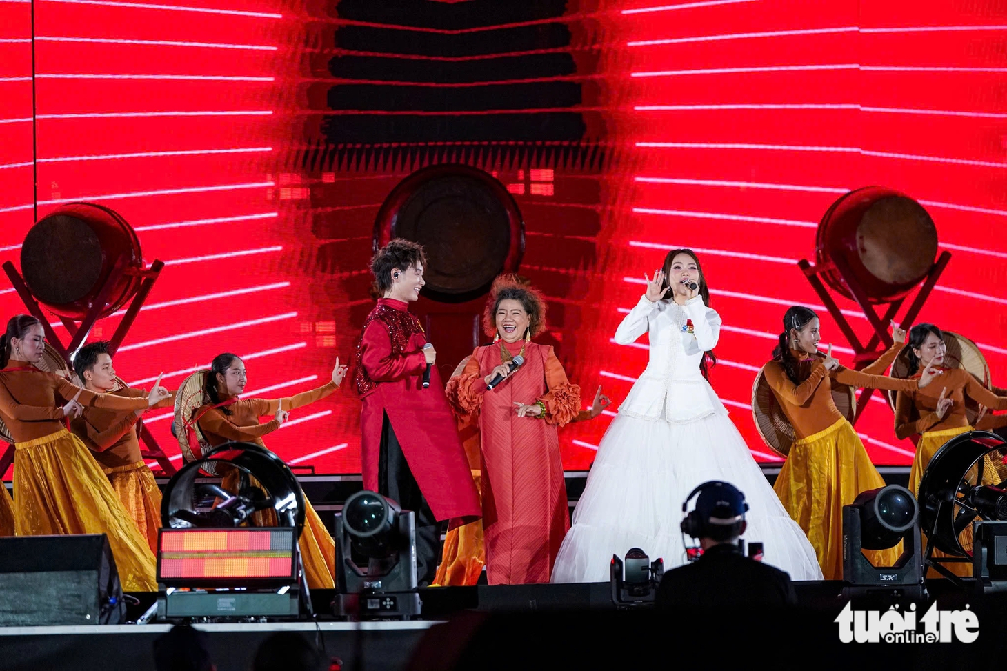 V Concert - Ảnh 1.