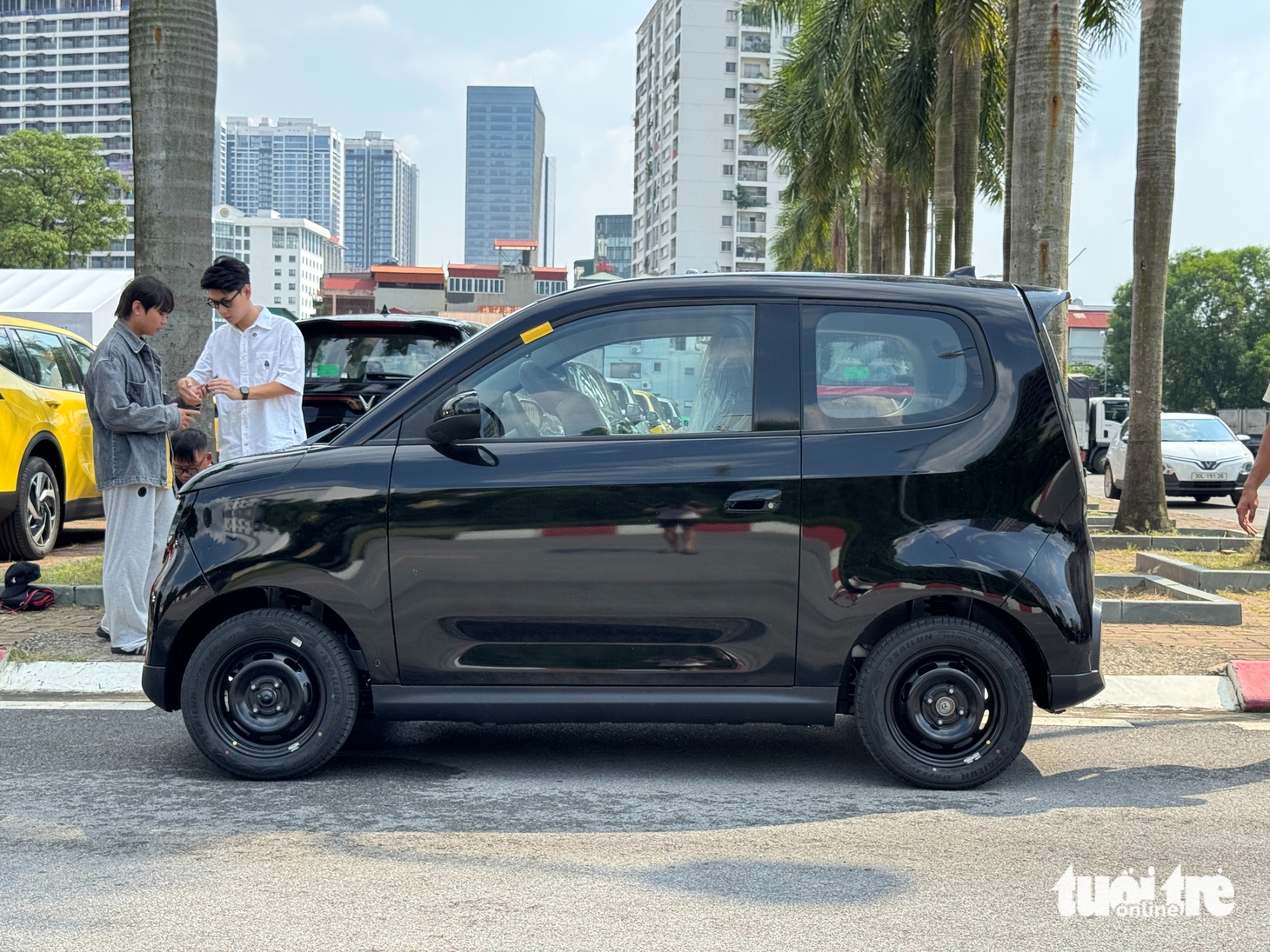 Cận cảnh VinFast Minio Green 'không che': Giá 269 triệu, đèn 'ăn điểm', dễ lại tạo trào lưu độ - Ảnh 3.