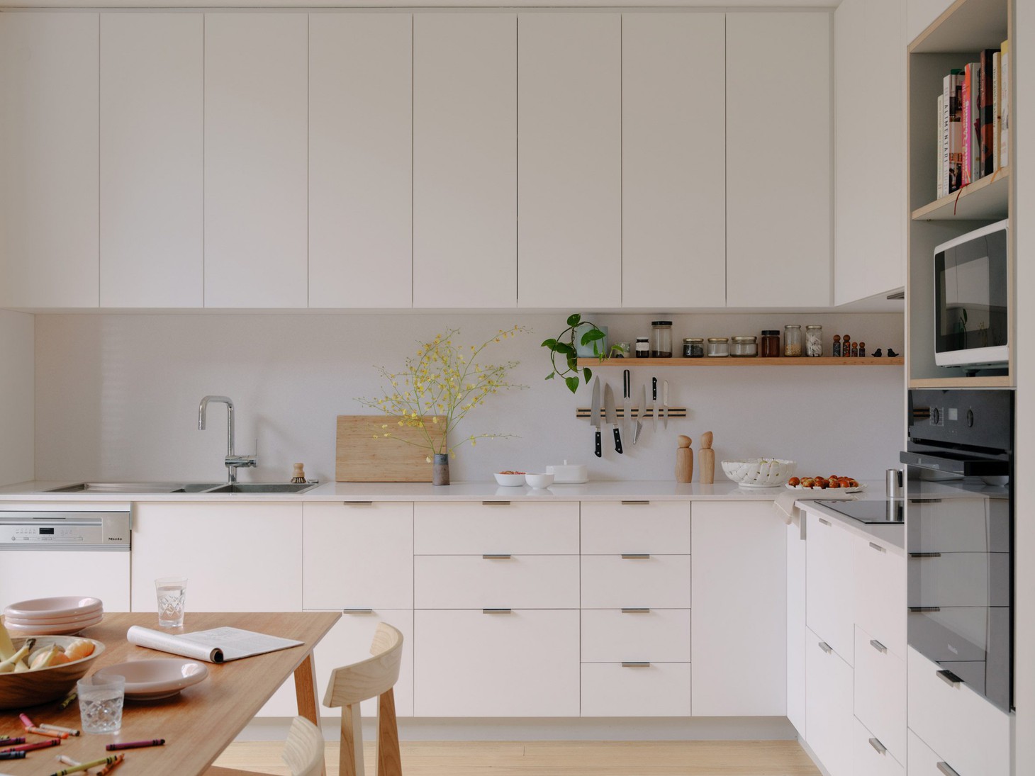 Cuộc sống riêng tư nơi thành thị với ngôi nhà nhỏ gọn ở Melbourne - Ảnh 8.
