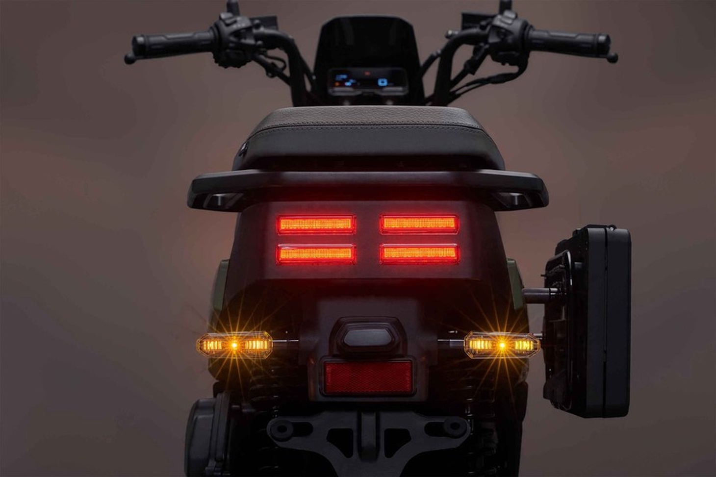 Honda ra mắt xe tay ga SquareX125: Dáng 'hình hộp' độc đáo, ABS 2 kênh - Ảnh 5.