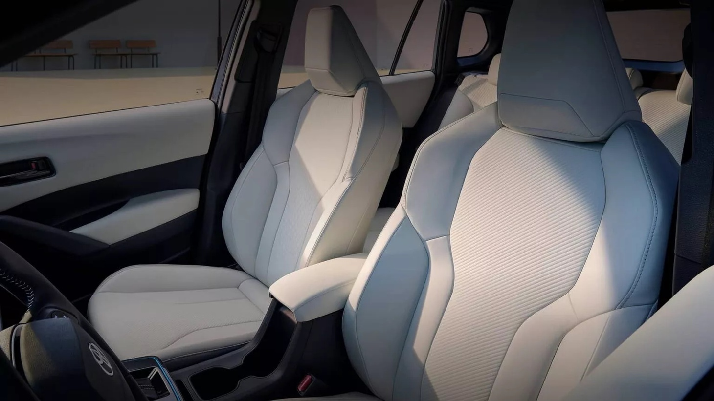 Toyota Corolla Cross 2026 có bản lạ: Thiết kế như xe điện,  động cơ mạnh hơn bản Việt - Ảnh 9.