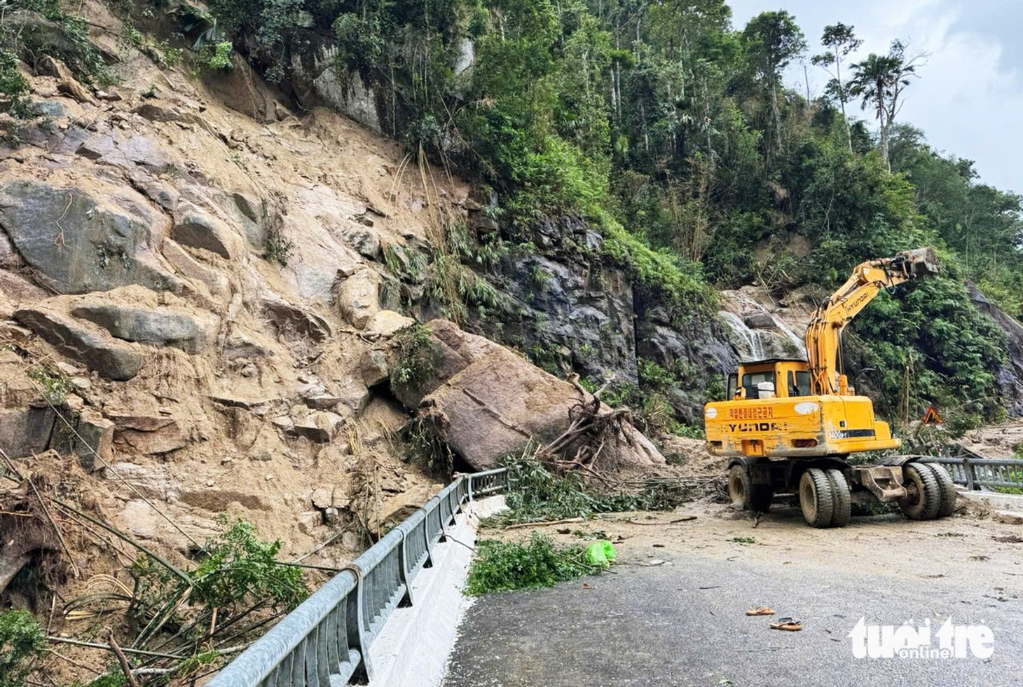 Nghệ An sơ tán hàng ngàn người trước bão Bualoi - Ảnh 8.