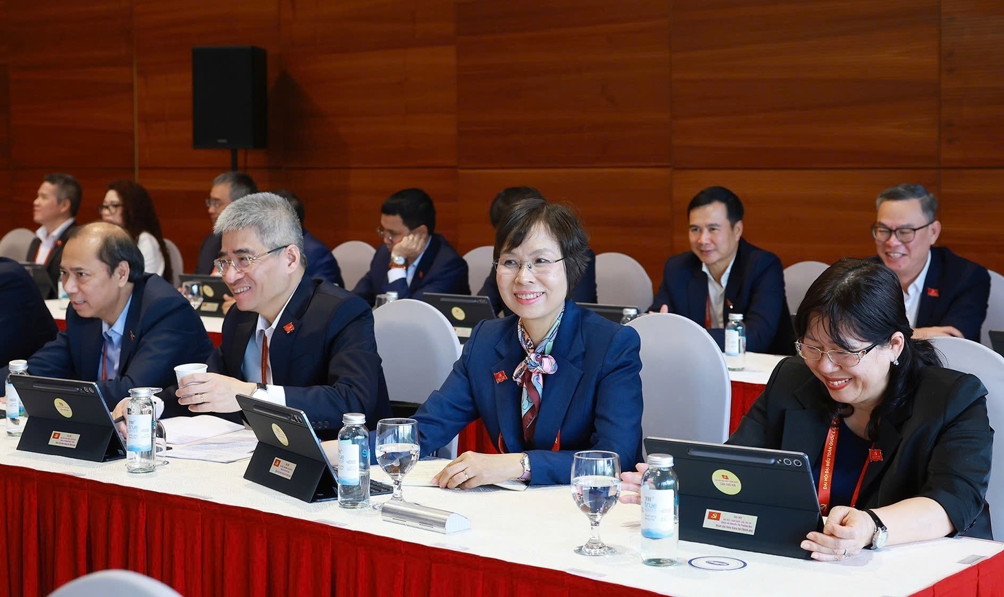 Đại hội XIV của Đảng: Đại biểu thảo luận các văn kiện Đại hội tại đoàn - Ảnh 8.