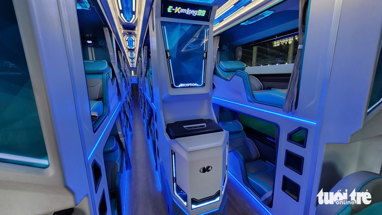 Cận cảnh mẫu xe giường nằm chạy bằng điện đầu tiên ở Việt Nam đang được nghiên cứu - Ảnh 4.