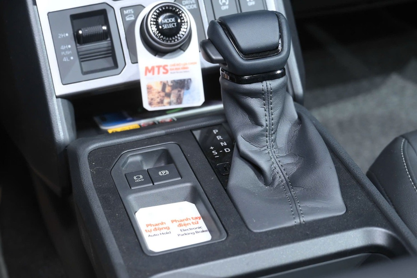 Toyota Hilux - Ảnh 14.