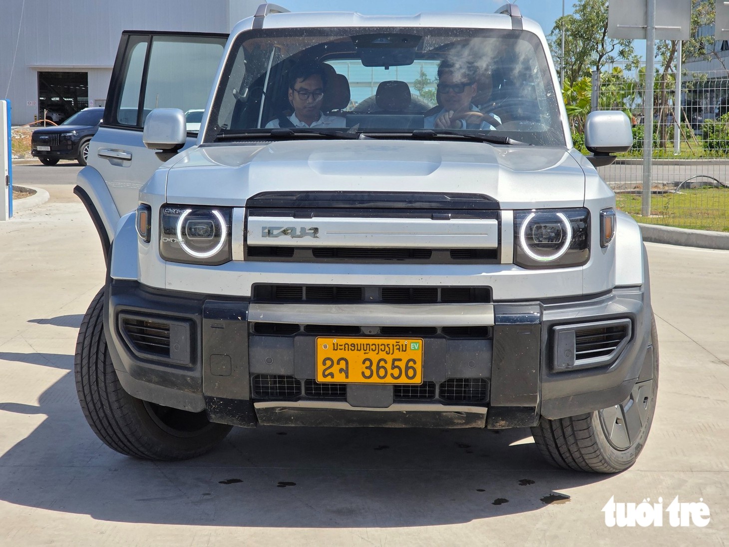 Cận cảnh xe điện sạc xăng sắp vào Việt Nam: Lớn hơn Land Cruiser, đầy bình đi 1.000km - Ảnh 5.