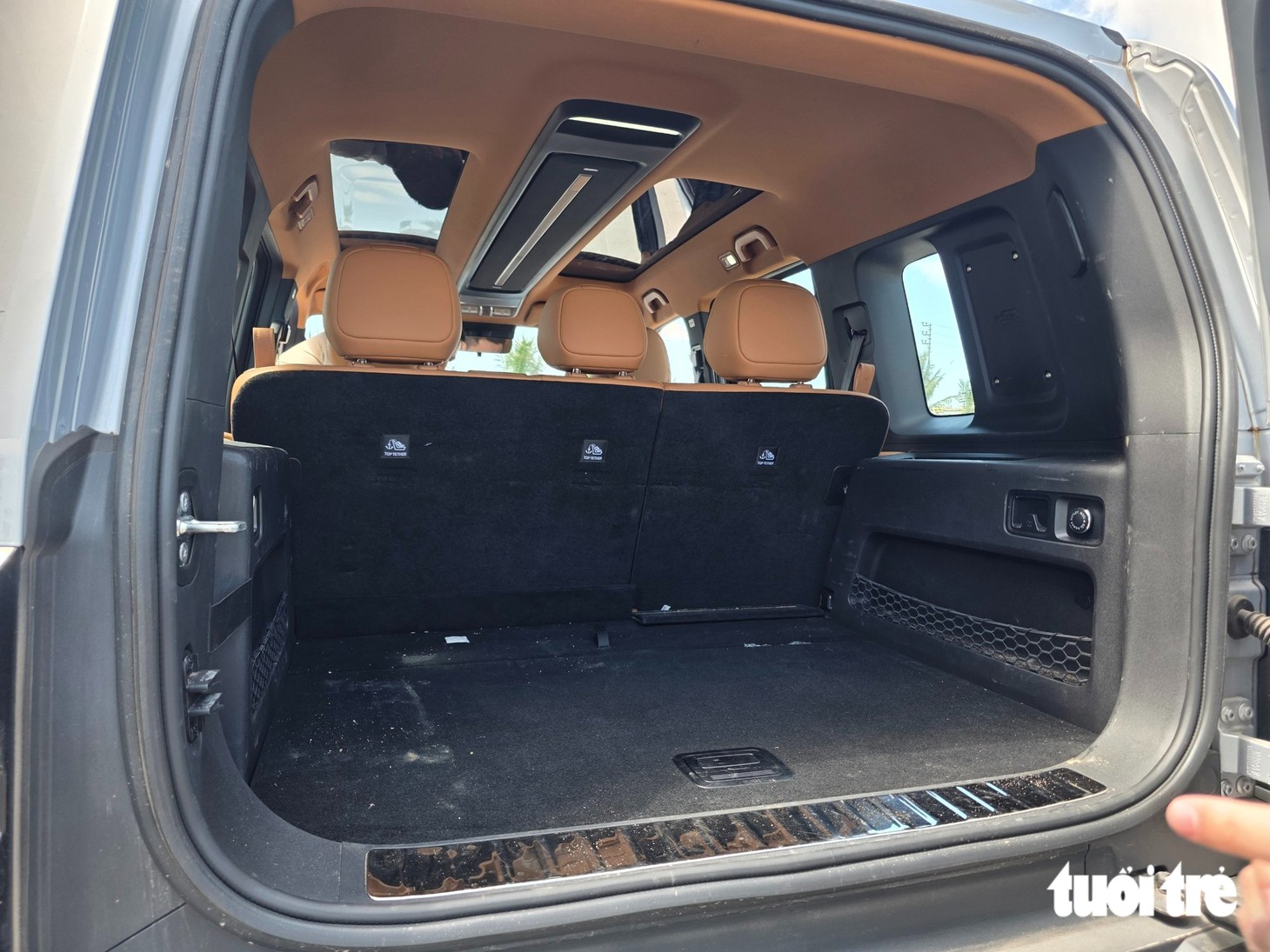 Cận cảnh xe điện sạc xăng sắp vào Việt Nam: Lớn hơn Land Cruiser, đầy bình đi 1.000km - Ảnh 14.