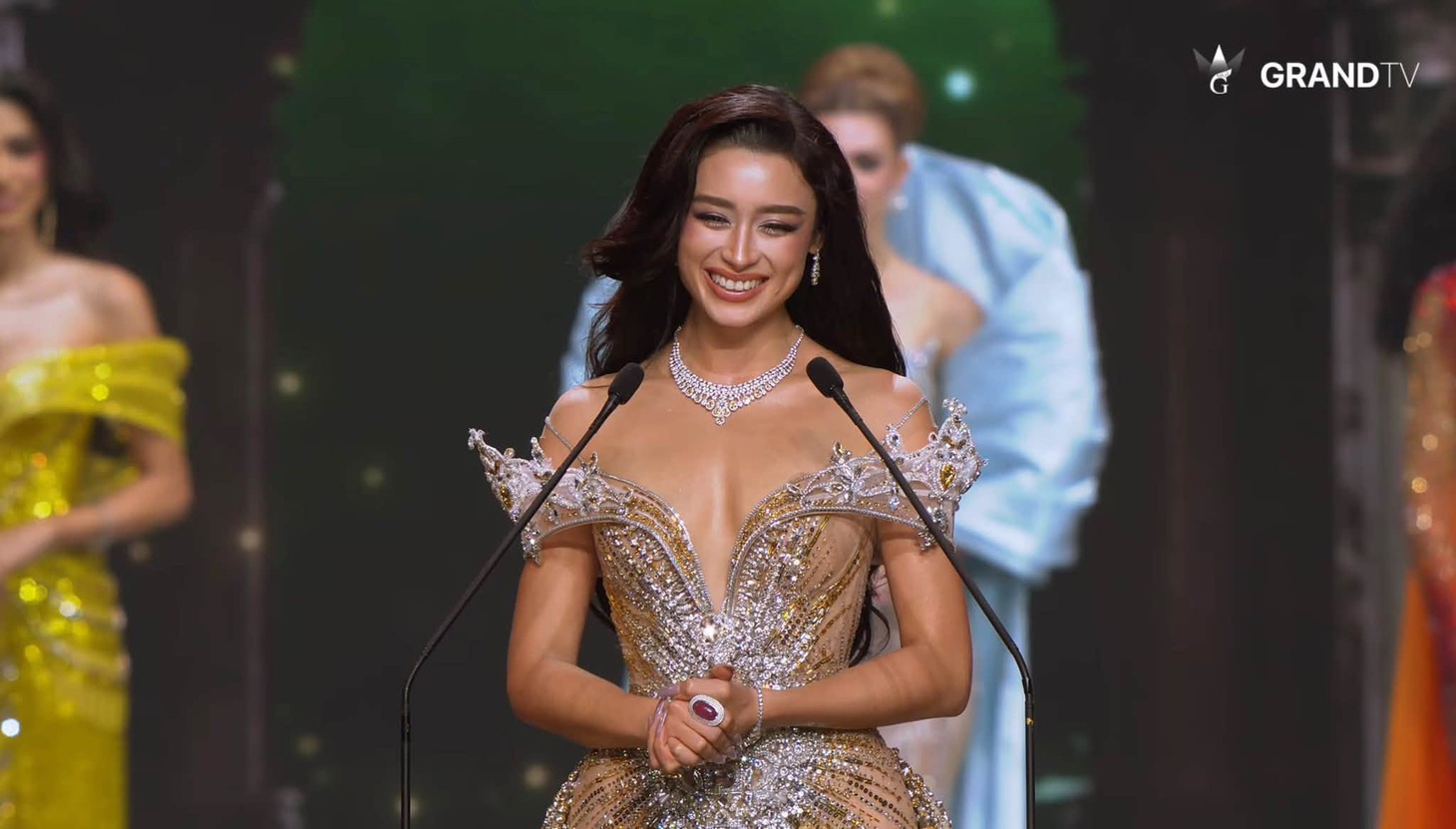 Emoura Phạm đoạt á hậu 4 Miss Grand International 2026, Tanzania đăng quang - Ảnh 4.