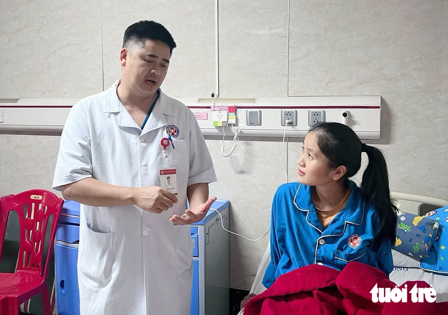 Cô giáo phải cưa chân vì cứu học trò: 'Tôi mong sớm trở lại bục giảng' - Ảnh 5.
