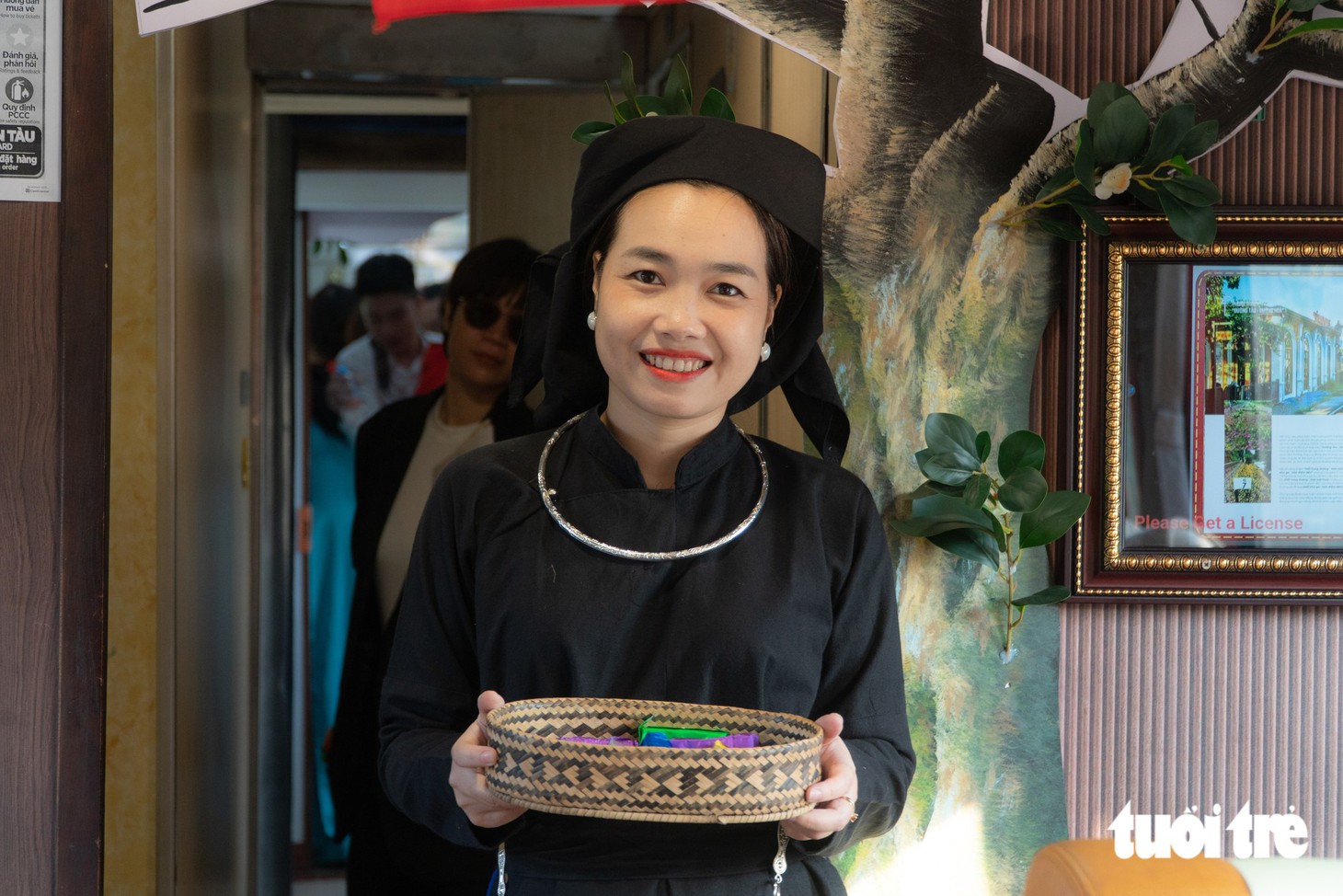 Có gì trên chuyến tàu di sản về xứ trà Thái Nguyên chỉ 200.000 đồng - Ảnh 1.