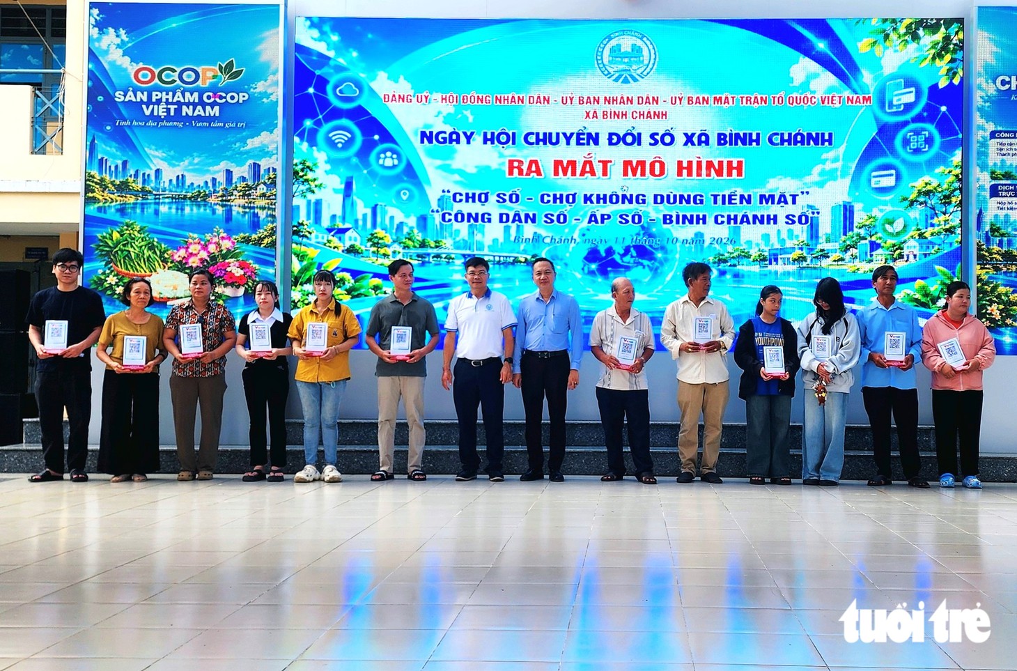 Bình Chánh, Bình Tân đẩy mạnh chuyển đổi số, lấy hiệu quả phục vụ làm thước đo - Ảnh 1.
