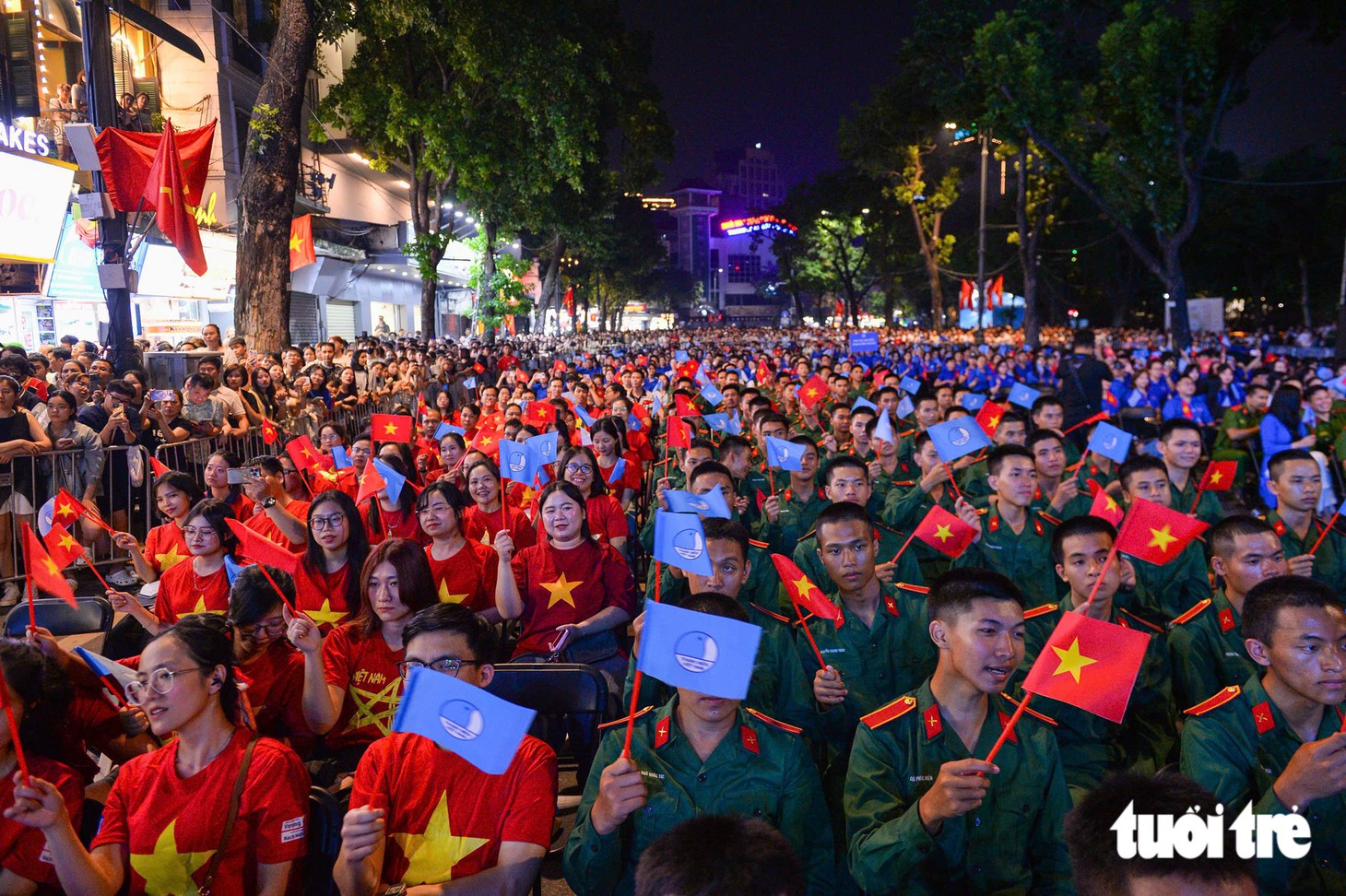 Con gái đại tướng Nguyễn Chí Thanh đến chung vui với 70 thủ lĩnh thanh niên nhận giải thưởng mang tên cha - Ảnh 11.