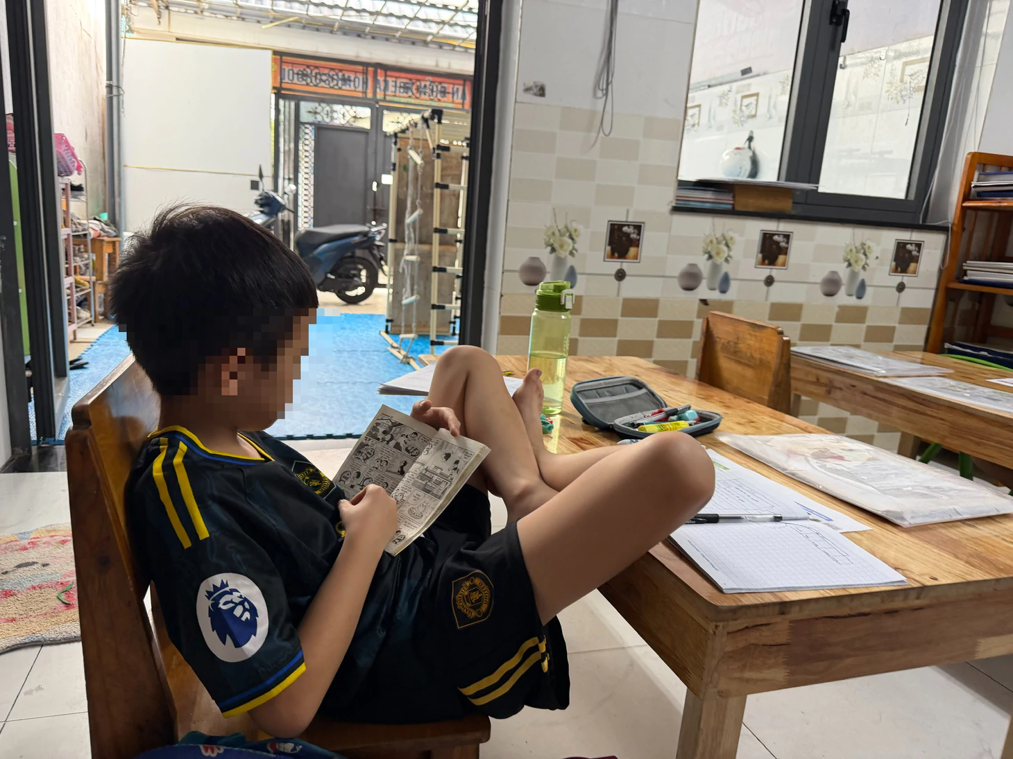 Đánh cược tương lai con vào homeschooling: Tiền mất, học bạ trống trơn… - Ảnh 1.