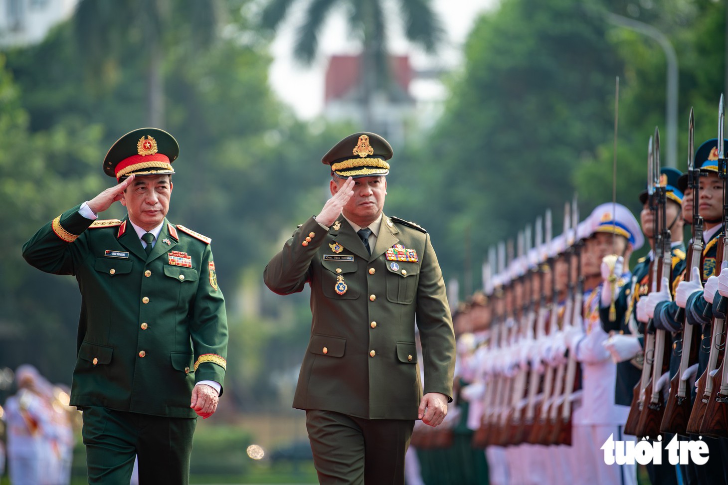 Đại tướng Phan Văn Giang ký Kế hoạch hợp tác Quốc phòng Việt Nam - Campuchia năm 2027 - Ảnh 1.