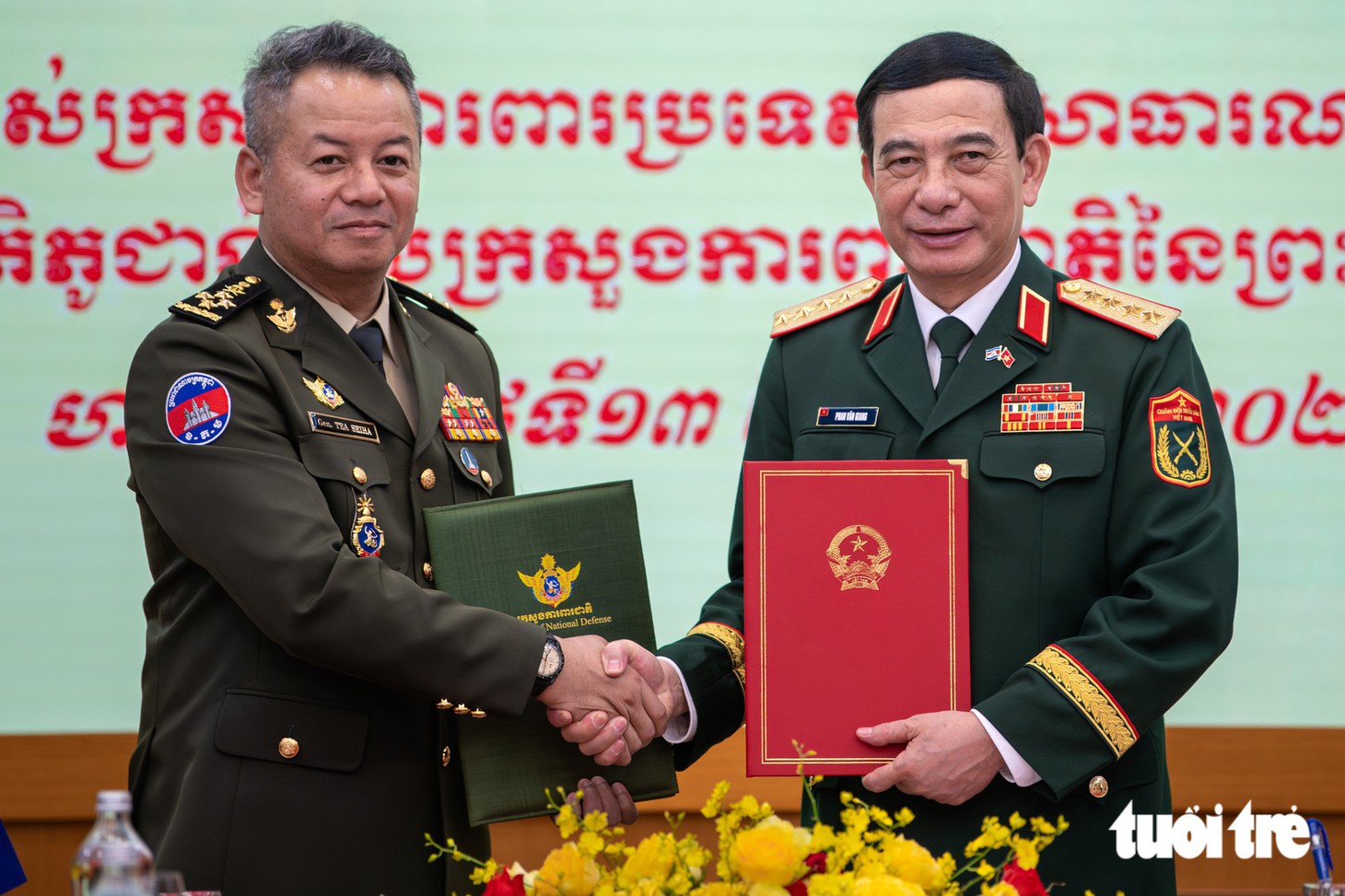Đại tướng Phan Văn Giang ký Kế hoạch hợp tác Quốc phòng Việt Nam - Campuchia năm 2027 - Ảnh 5.