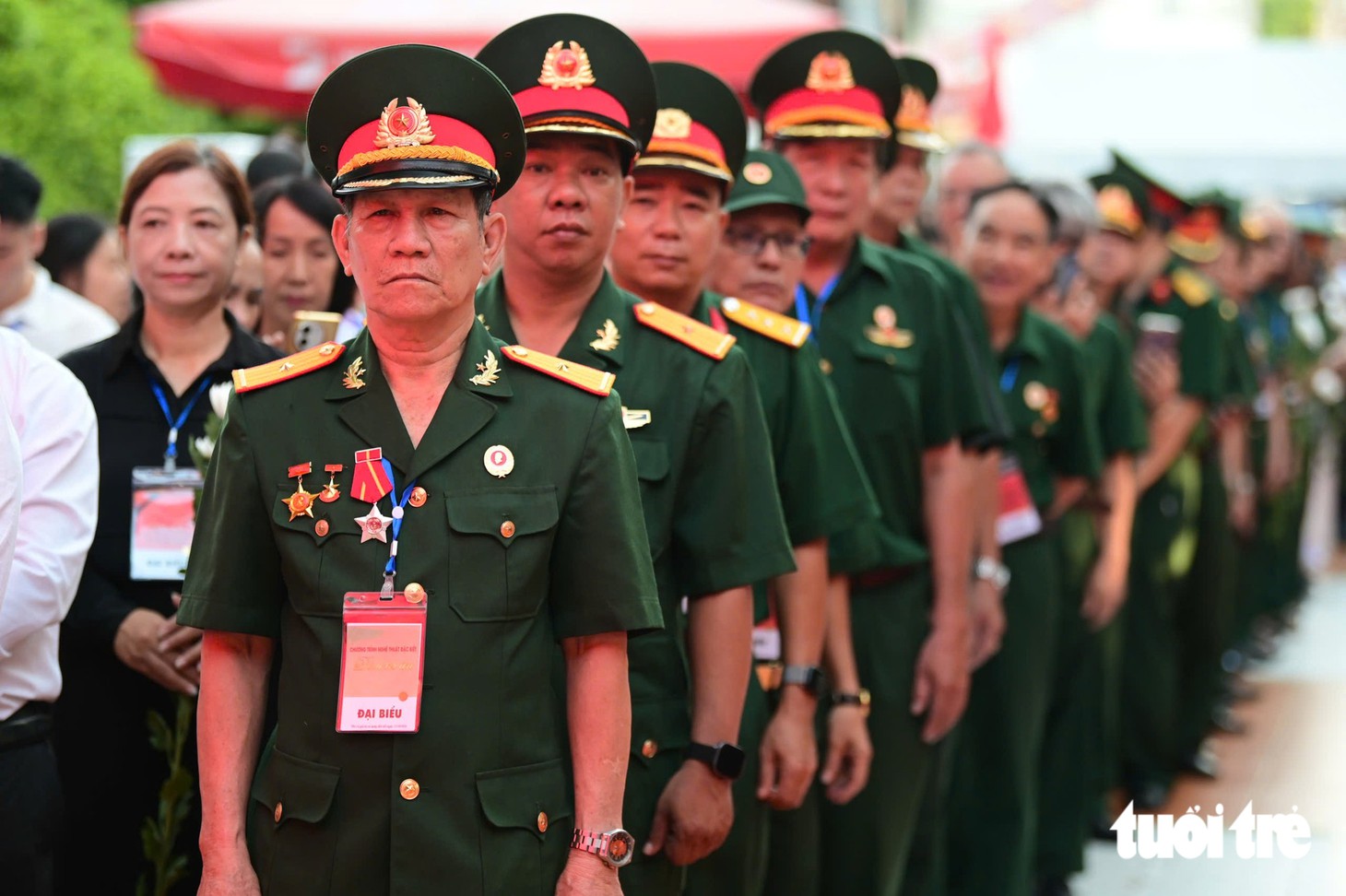 Hôm nay, đưa 731 Anh hùng liệt sĩ từ công viên Lê Thị Riêng về yên nghỉ tại Nghĩa trang liệt sĩ TP.HCM - Ảnh 17.