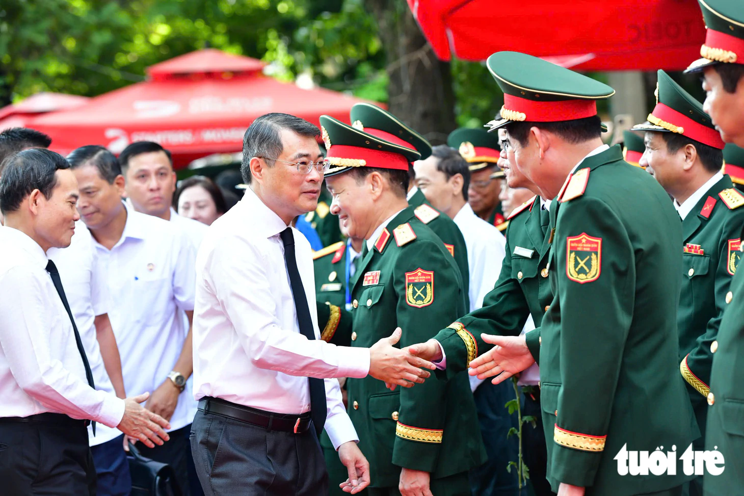Hôm nay, đưa 731 Anh hùng liệt sĩ từ công viên Lê Thị Riêng về yên nghỉ tại Nghĩa trang liệt sĩ TP.HCM - Ảnh 3.
