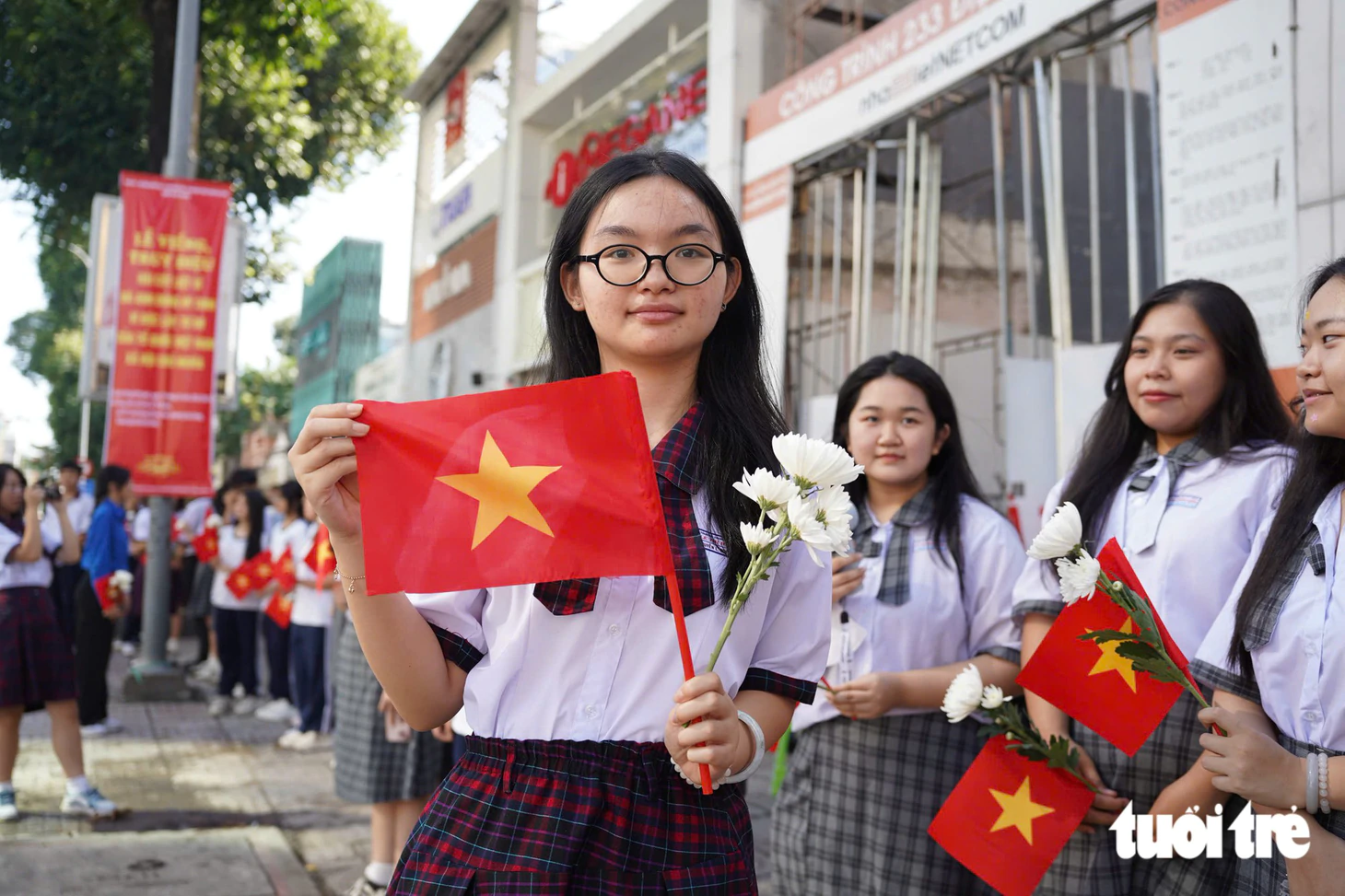 Các anh trở về giữa lòng nhân dân, ấm vô cùng vòng tay mẹ Việt Nam - Ảnh 26.