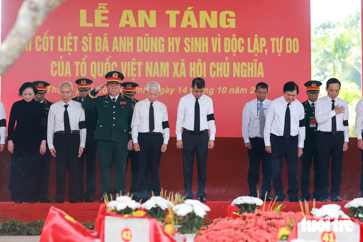 Các anh trở về giữa lòng nhân dân, ấm vô cùng vòng tay mẹ Việt Nam - Ảnh 7.