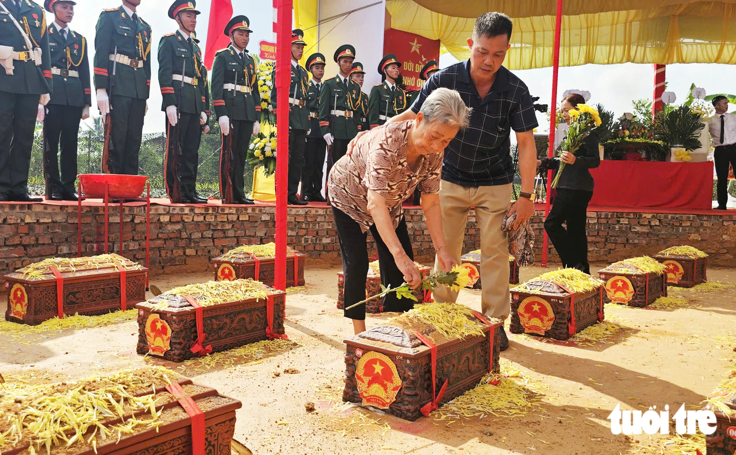 Hải Phòng truy điệu, an táng 56 hài cốt liệt sĩ và đồng bào tử nạn thời chống Pháp - Ảnh 12.