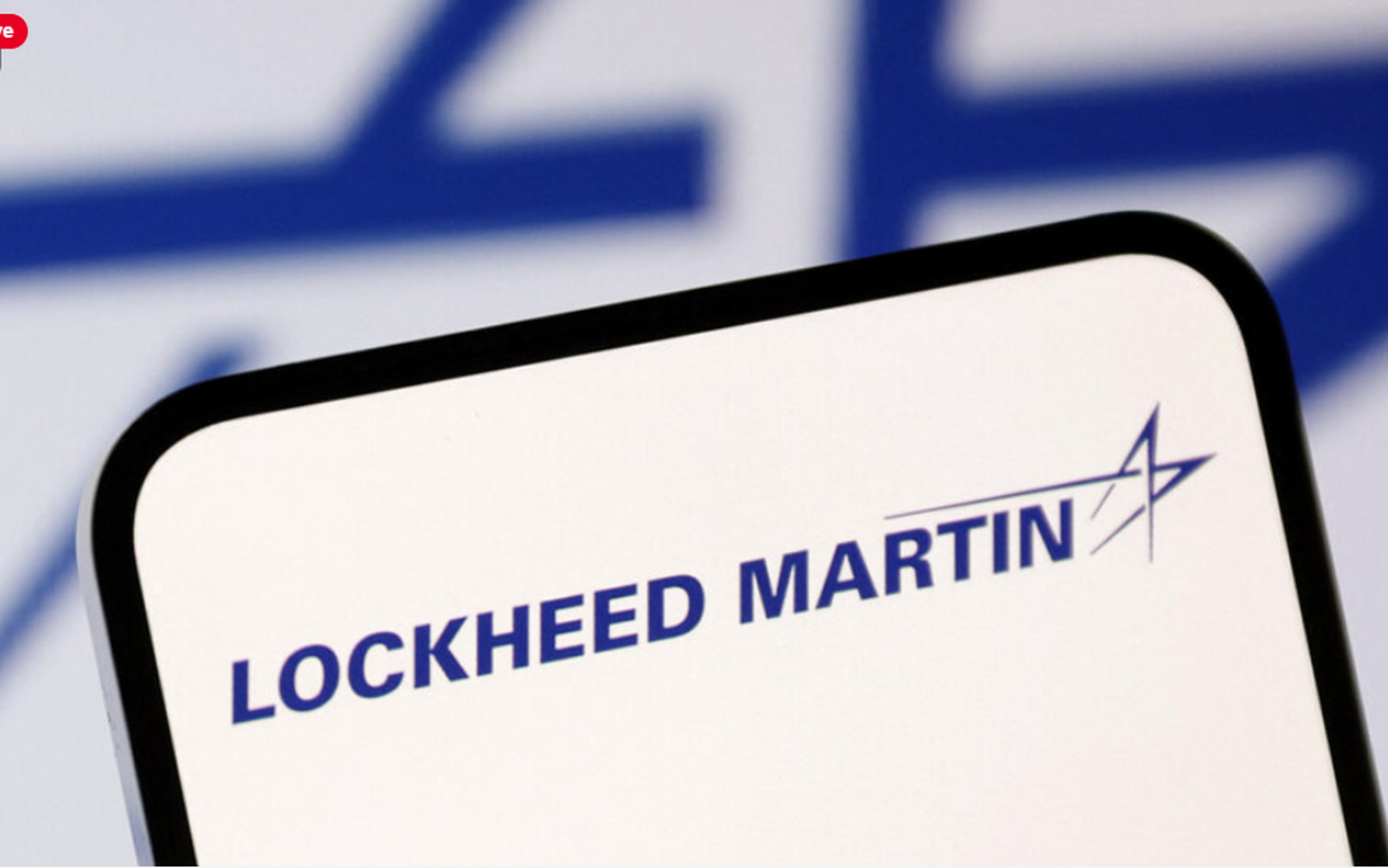 Thị phần vũ khí của ba tập đoàn Raytheon, Lockheed Martin và Boeing - Ảnh 2.