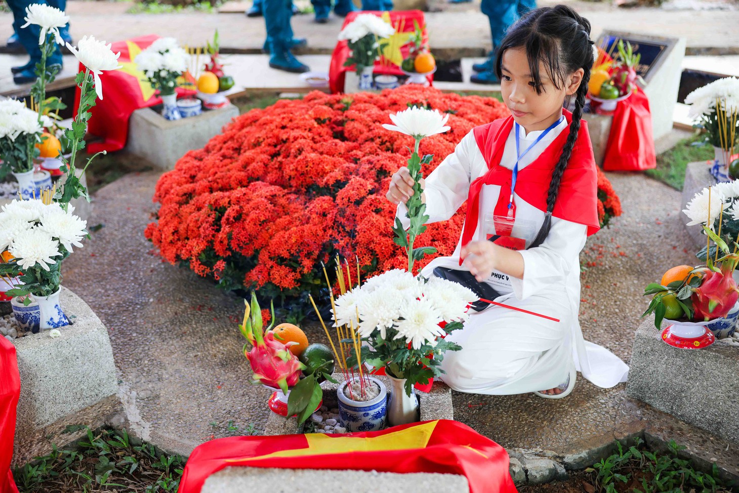 Chiến dịch 500 ngày đêm tìm kiếm, quy tập và xác định danh tính hài cốt liệt sĩ: “Mệnh lệnh từ trái tim” - Ảnh 40.